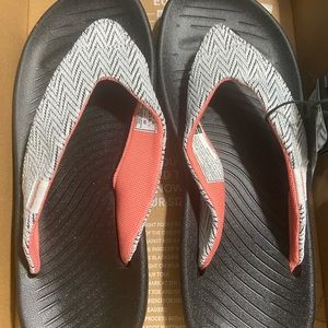 Brand new size 10 hey dude flip flops